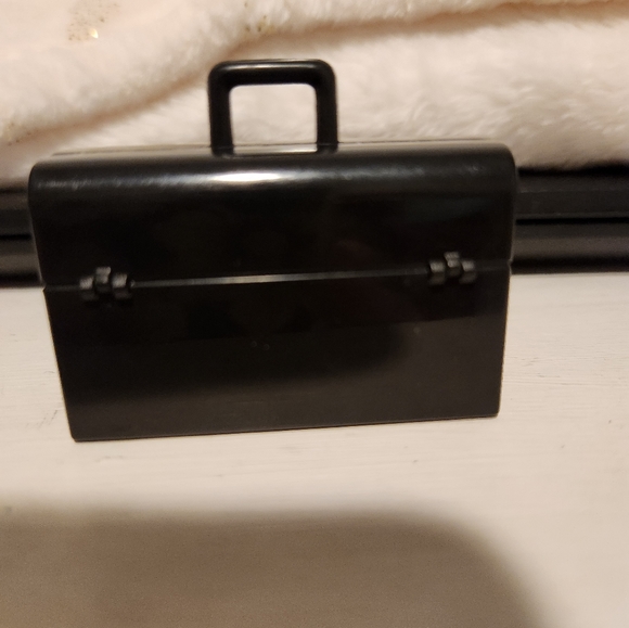 Barbie's First Aid Kit black. - Picture 2 of 2